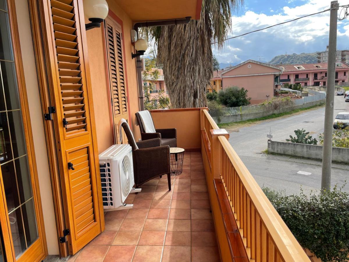 Residence Don Turi فيلافرانكا تيرينا المظهر الخارجي الصورة