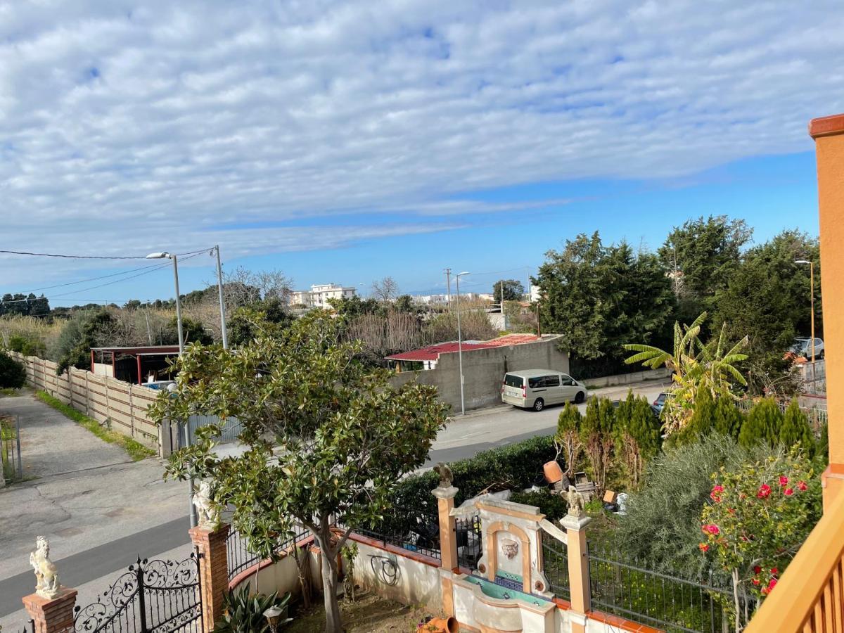 Residence Don Turi فيلافرانكا تيرينا المظهر الخارجي الصورة