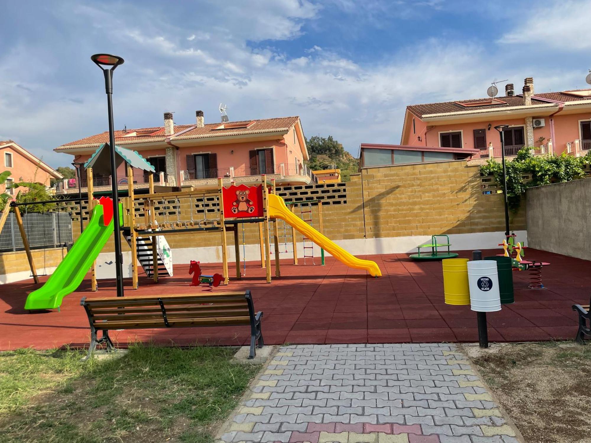 Residence Don Turi فيلافرانكا تيرينا المظهر الخارجي الصورة